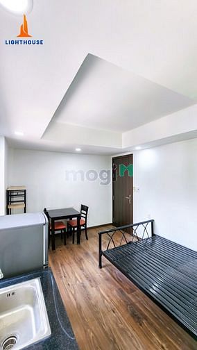 Hình ảnh Studio cửa kính lớn mới tinh chưa qua dử dụng ngay ĐH Công Thương