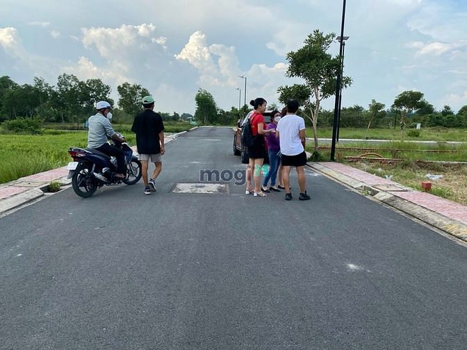 Hình ảnh Chính chủ cần bán lô đất thổ cư 5 mét dài 18.3 mét ,bao phí sang tên