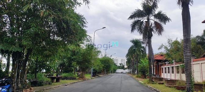 Hình ảnh 👉  Cho thuê biệt thự rất đẹp Góc 2 mặt tiền p. Bình An, Quận 2
