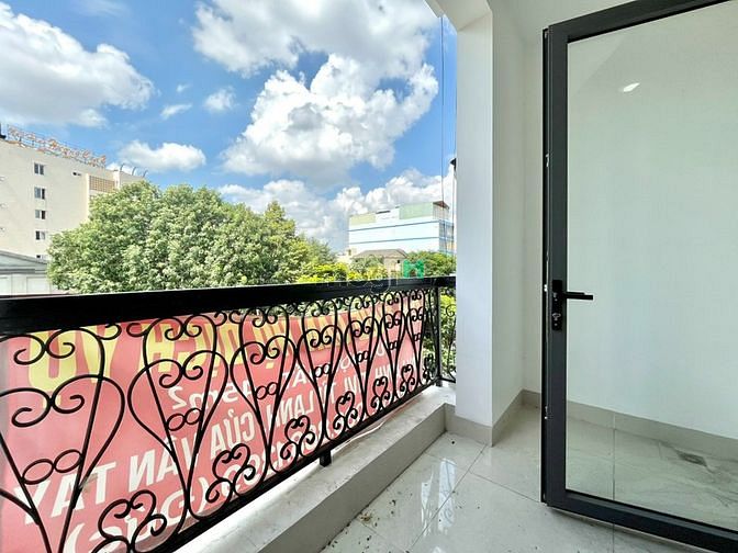 Hình ảnh Mb6623 nạp rút nhanh chóng dịch vụ cao cấp nội thất có ban công gần CV Hoàng Văn Thụ