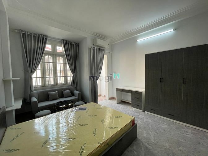 Hình ảnh Cho thuê phòng đường Hoàng Sa Quận 1 có nội thất có ban công