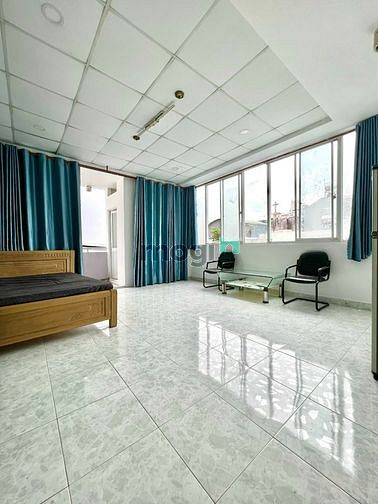 Hình ảnh Ban Công Cực Rộng Gần CV Lê Thị Riêng, Giáp Q10, Q3, Tân Bình, Full Nt