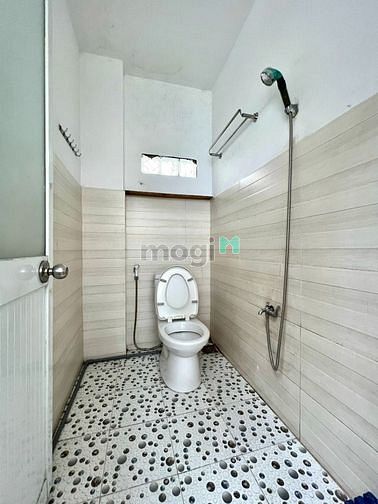 Hình ảnh Ban Công Cực Rộng Gần CV Lê Thị Riêng, Giáp Q10, Q3, Tân Bình, Full Nt