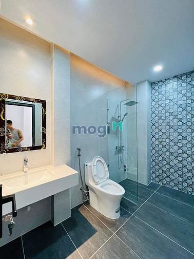 Hình ảnh Nhà chính chủ bán Đường An Dương Vương Quận 5 DT 60m2 Giá 2 tỷ 490 SHR