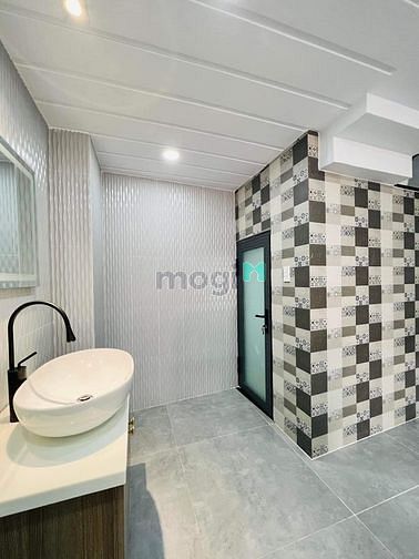 Hình ảnh Nhà chính chủ bán Đường An Dương Vương Quận 5 DT 60m2 Giá 2 tỷ 490 SHR