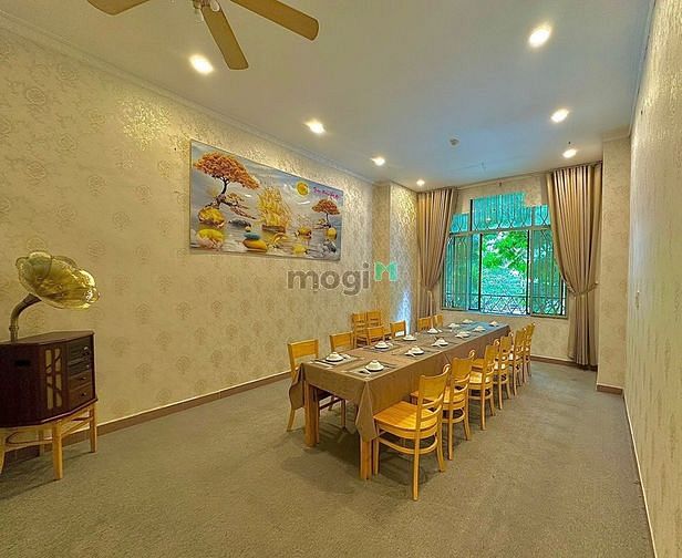 Hình ảnh Cho thuê mặt bằng vỉa hè rộng 10m Ngay nguyễn cư trinh, Quận 1