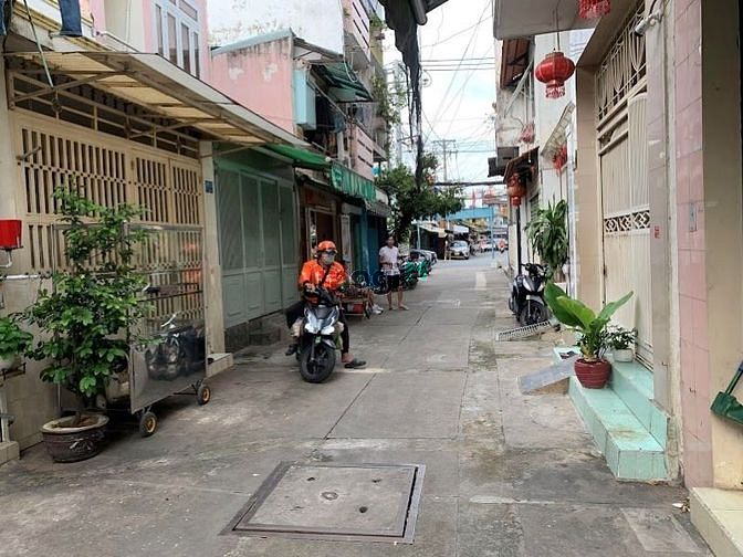 Hình ảnh Giá giảm từ 50 tỷ còn 15 tỷ Nhà Quận Bình Thạnh diện tích lớn 435m2