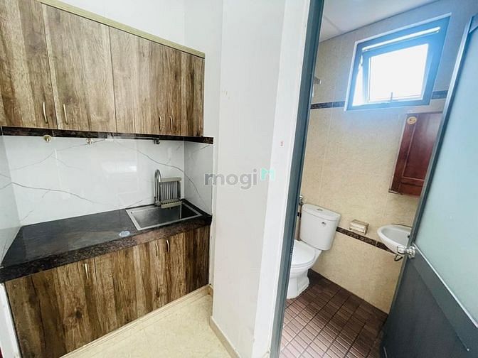 Hình ảnh Cho Thuê Căn Hộ Cửa Sổ Lớn 30M2 - Full NT Thang Máy - Hoàng Hoa Thám