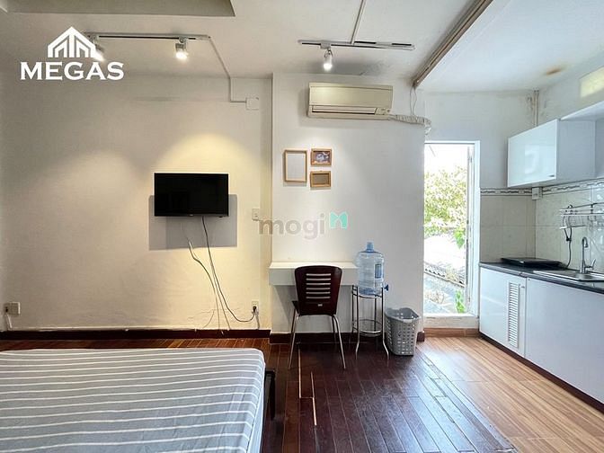 Hình ảnh Căn Hộ Cho Thuê Studio Ban Công Phó Đức Chính Quận 1