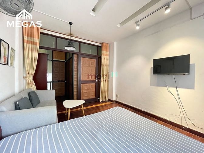 Hình ảnh Căn Hộ Cho Thuê Studio Ban Công Phó Đức Chính Quận 1