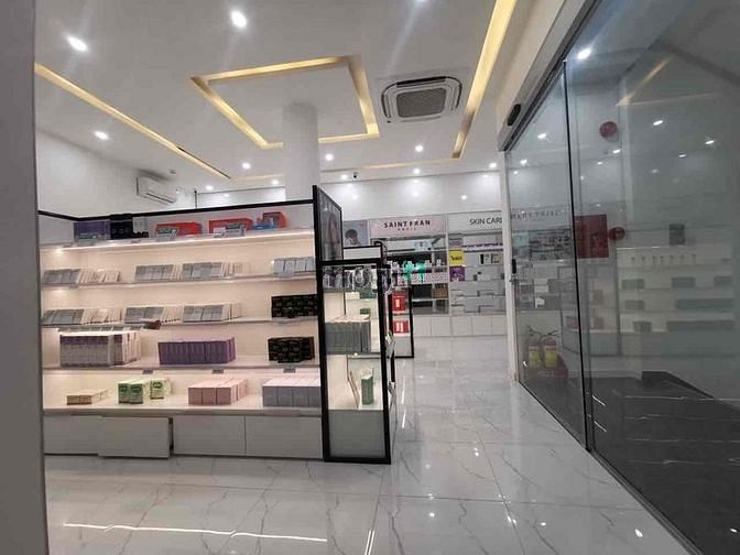 Hình ảnh Võ Văn Tần - Cho thuê mặt tiền có thang máy