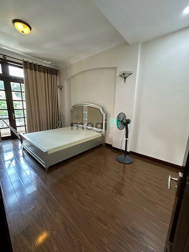 Hình ảnh Cần cho thuê hoặc bán biệt thự cao cấp ở quận 2