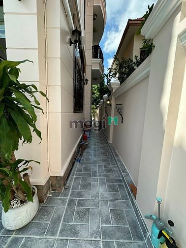 Hình ảnh Cần cho thuê hoặc bán biệt thự cao cấp ở quận 2