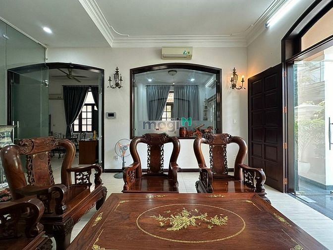 Hình ảnh Cần cho thuê hoặc bán biệt thự cao cấp ở quận 2