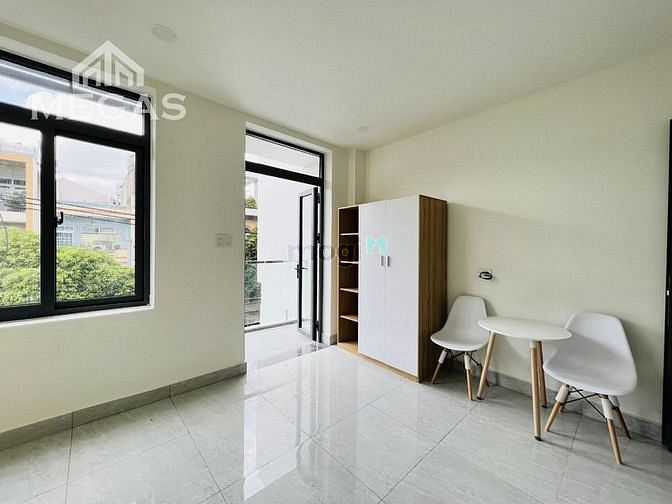 Hình ảnh Cho Thuê Căn Hộ Ban Công Full Nội Thất 30m2 Âu Cơ - Thoại Ngọc Hầu