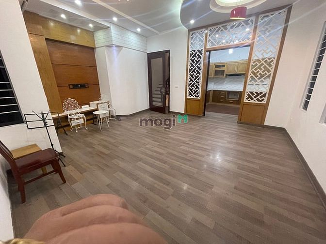 Hình ảnh Bán nhà dân xây đường Láng 44m 5T MT5m. Ngõ thông, 30m ra oto. Chỉ 5.