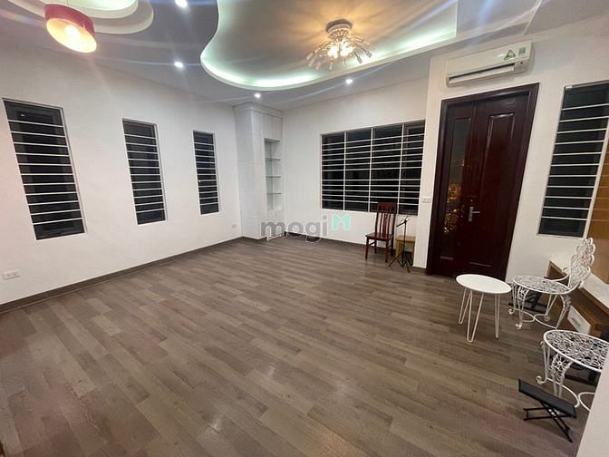 Hình ảnh Bán nhà dân xây đường Láng 44m 5T MT5m. Ngõ thông, 30m ra oto. Chỉ 5.