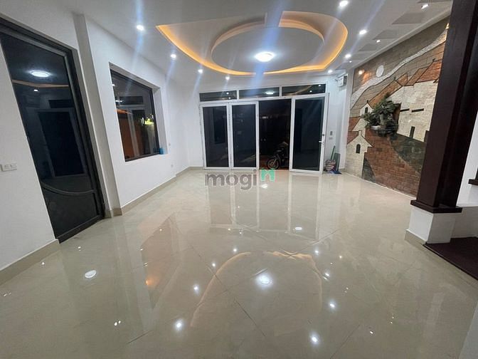 Hình ảnh Bán nhà dân xây đường Láng 44m 5T MT5m. Ngõ thông, 30m ra oto. Chỉ 5.