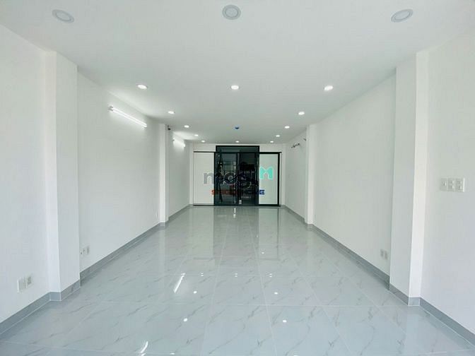 Hình ảnh Cho thuê nhà hầm 6 tầng sàn trống Trần Não