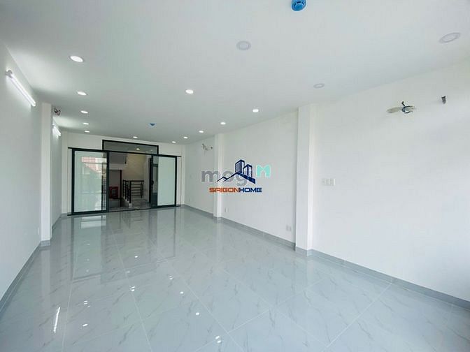 Hình ảnh Cho thuê nhà hầm 6 tầng sàn trống Trần Não