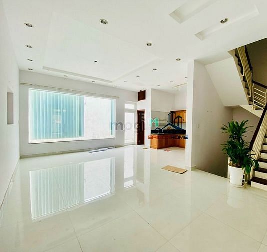Hình ảnh Nhà riêng, biệt thự Trần Não - gara trệt 2 lầu 5PN 350m2