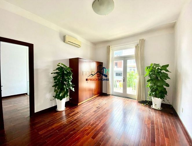 Hình ảnh Nhà riêng, biệt thự Trần Não - gara trệt 2 lầu 5PN 350m2