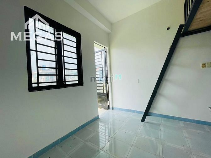 Hình ảnh Phòng Cho Thuê Gác Cao Thoáng Mát, Cửa Sổ Thoáng Mát Ngay Chợ Bà Hom