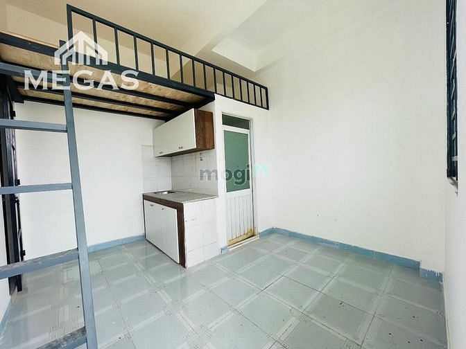 Hình ảnh Phòng Cho Thuê Gác Cao Thoáng Mát, Cửa Sổ Thoáng Mát Ngay Chợ Bà Hom