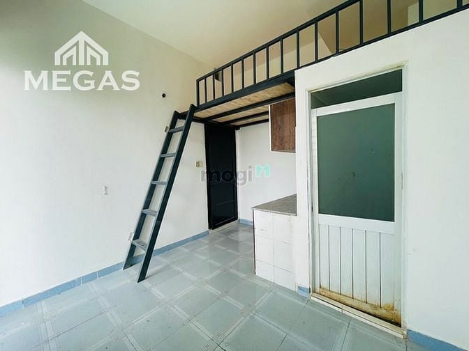 Hình ảnh Phòng Cho Thuê Gác Cao Thoáng Mát, Cửa Sổ Thoáng Mát Ngay Chợ Bà Hom