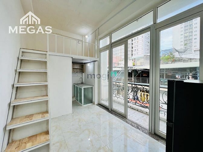 Hình ảnh CHDV dạng Duplex giá siêu rẻ mặt tiền đường Lạc Long Quân