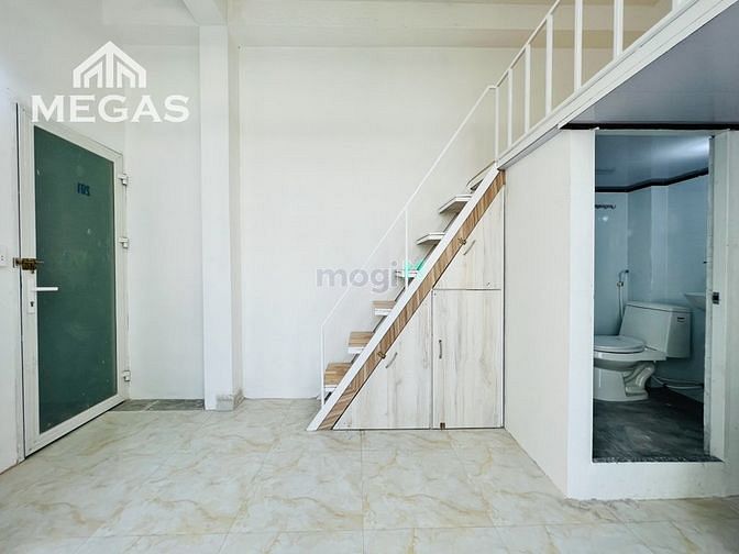 Hình ảnh CHDV dạng Duplex giá siêu rẻ mặt tiền đường Lạc Long Quân