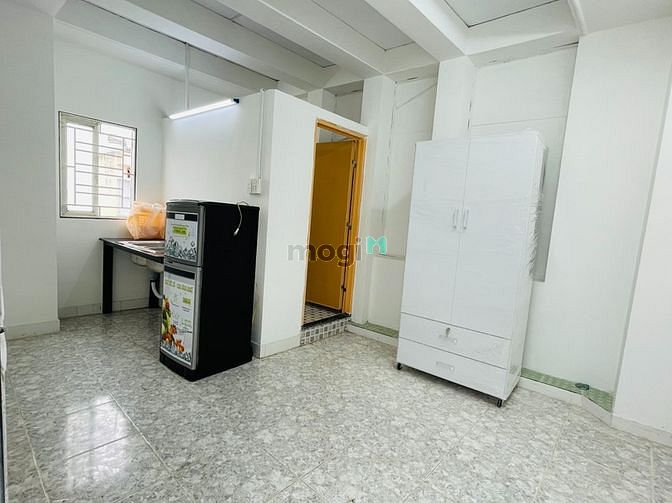 Hình ảnh Phòng full nội thất ban công lớn QUận 10