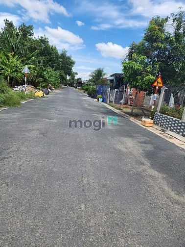 Hình ảnh Bán đất tặng nhà đường ĐBP Tp Tây Ninh. - Đất : 100 % thổ cư  - Giá :2