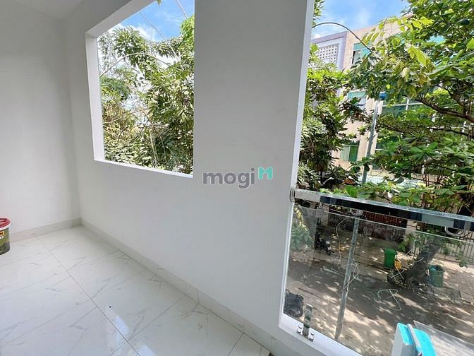 Hình ảnh Studio có ban công/cửa sổ trời thoáng mát kế bên ĐH Văn Lang