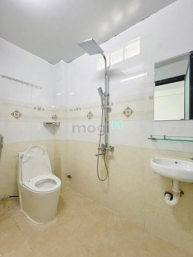 Hình ảnh Studio có ban công/cửa sổ trời thoáng mát kế bên ĐH Văn Lang