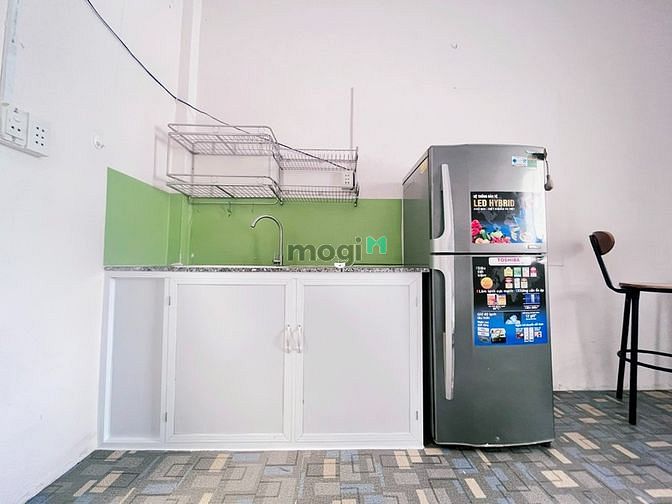 Hình ảnh Phòng full nội thất cửa sổ thoáng giờ giấc tự do Tân Bình