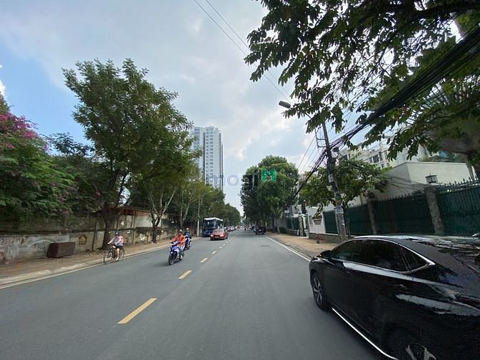 Hình ảnh Bán nhanh lô đất 700m2 chỉ 130triệu/m2 trong khu compoud thảo điền siê