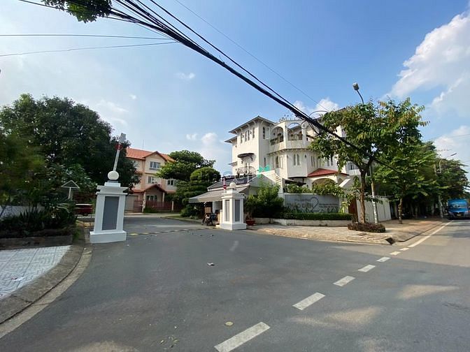 Hình ảnh Bán nhanh lô đất 700m2 chỉ 130triệu/m2 trong khu compoud thảo điền siê