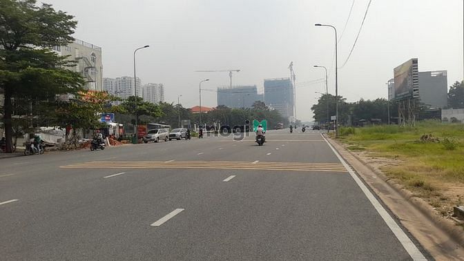 Hình ảnh Bán đất Thổ Cư Mặt tiền để lập Dự Án. DT : 2700m2. Mặt tiền đường Q.2: