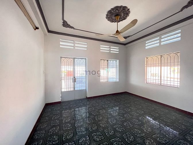 Hình ảnh Cho thuê mặt tiền chợ kinh doanh, 3 tầng, 163m2, giá chỉ 12tr/tháng