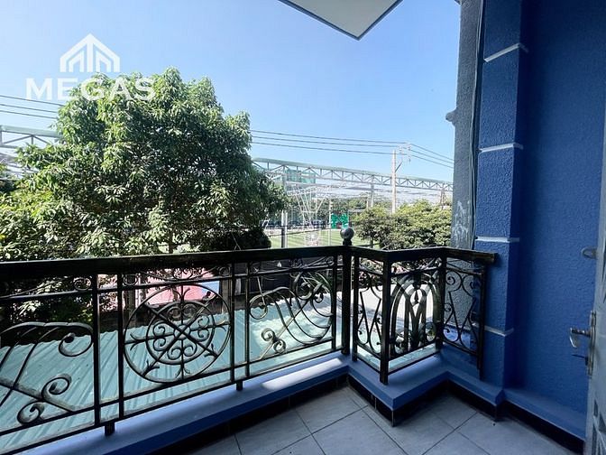 Hình ảnh CHDV giá rẻ mặt tiền đường HOÀNG CĂN THỤ