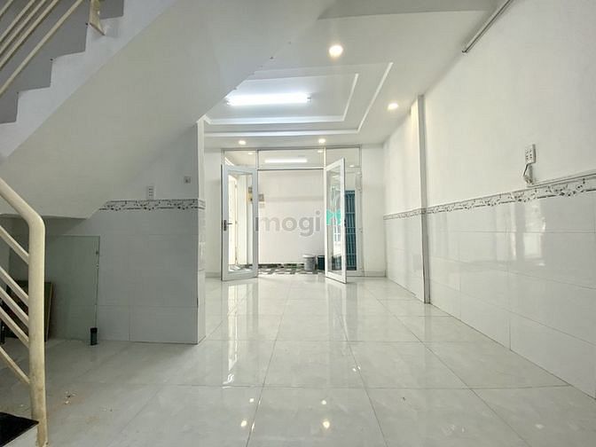 Hình ảnh Hẻm xe hơi 5m 3 Tầng Lạc Long Quân 45m2 chỉ 4.3 tỷ