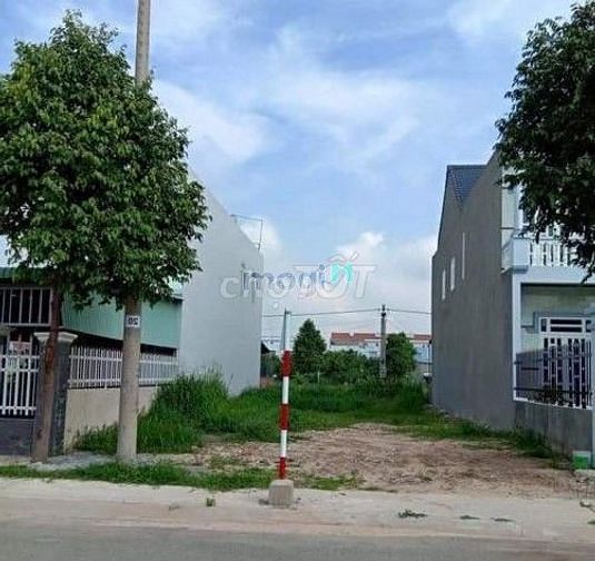 Hình ảnh Bán mảnh đất 350m2 gần chợ Trảng Bàng sổ riêng chỉ 980tr