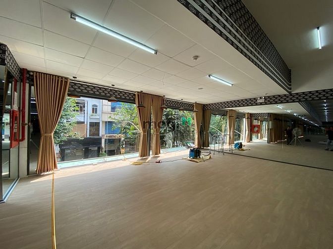 Hình ảnh Cho thuê Lầu 1  VINCOM PLAZA đường Cộng hoà, QuậnTÂN BÌNH.