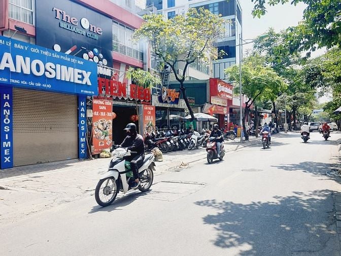 Hình ảnh Cho thuê nhà mặt phố Hoàng Văn Thái, 155m2, mt8m