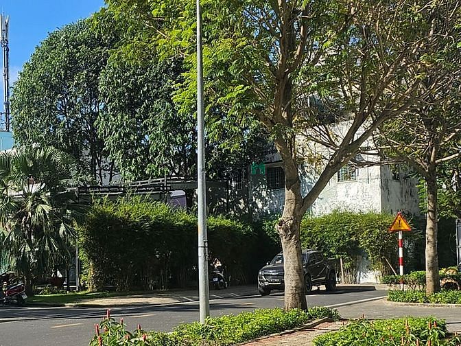 Hình ảnh Bán nhà Tân Quy, 90.5m2 có thang máy, chỉ hơn 11 tỷ
