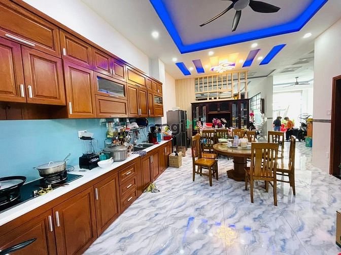 Hình ảnh Biệt Thự mặt tiền 4 tầng Thang Máy.9mx23.5m Nguyễn Ảnh Thủ Hiệp Thành