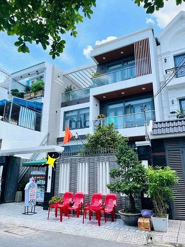 Hình ảnh Biệt Thự mặt tiền 4 tầng Thang Máy.9mx23.5m Nguyễn Ảnh Thủ Hiệp Thành