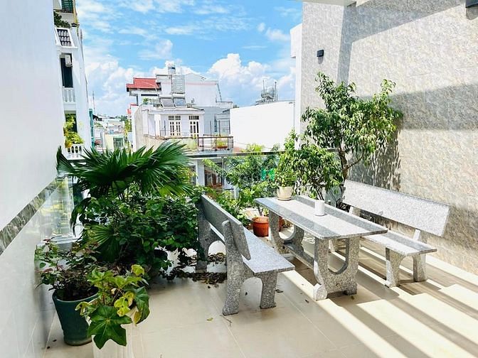 Hình ảnh Biệt Thự mặt tiền 4 tầng Thang Máy.9mx23.5m Nguyễn Ảnh Thủ Hiệp Thành