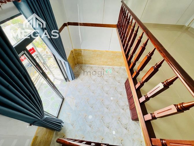 Hình ảnh Cho Thuê Phòng Ban Công Ngay Lê Trọng Tấn